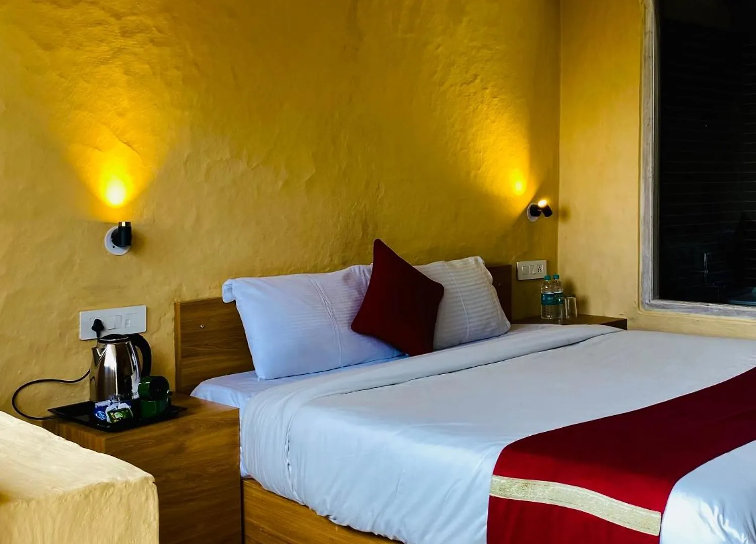Otel Staycation Premium Mud House With Balcony Mashobra - A Nature Retreat Shimla