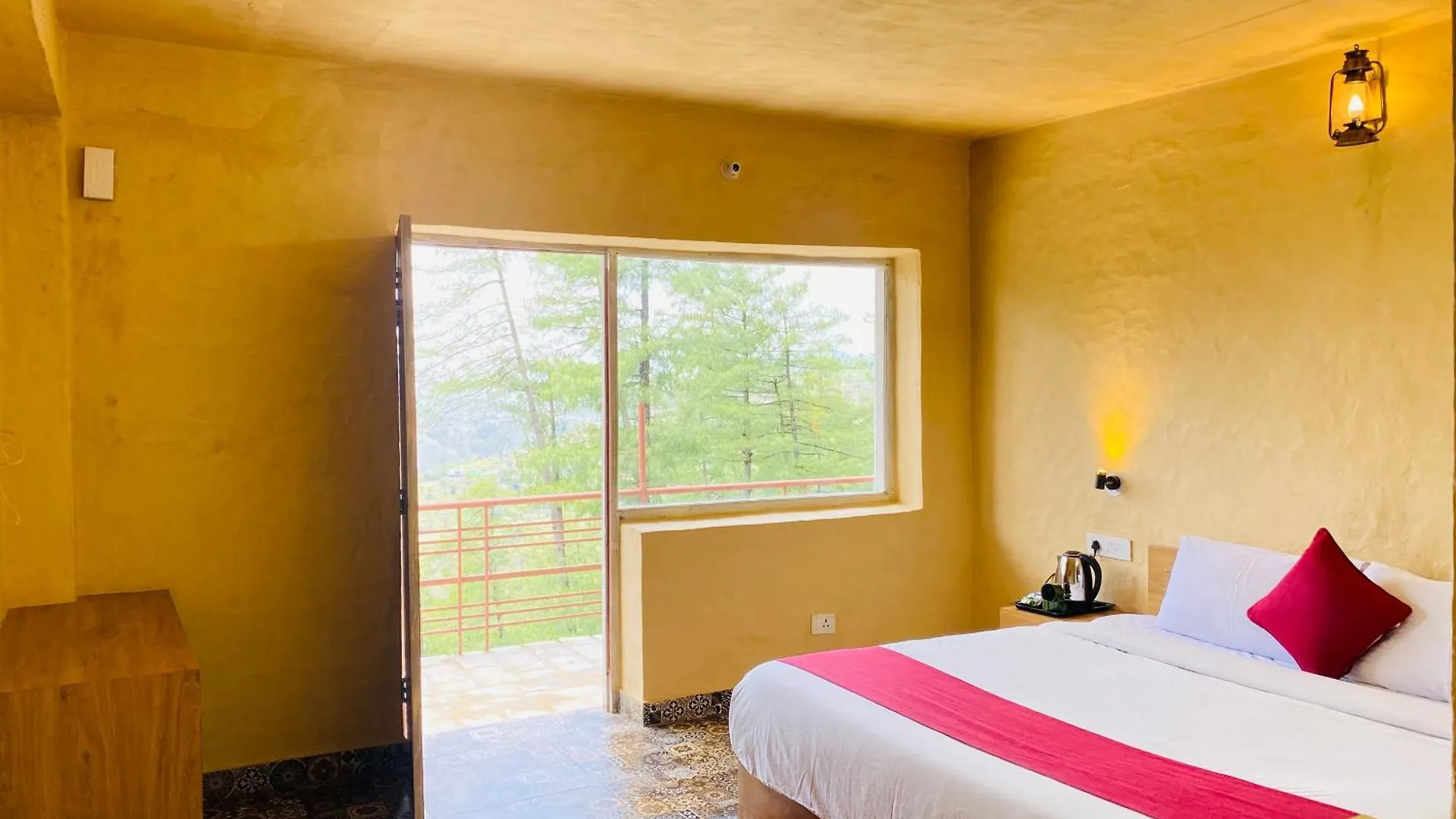 Staycation Premium Mud House With Balcony Mashobra - A Nature Retreat Shimla