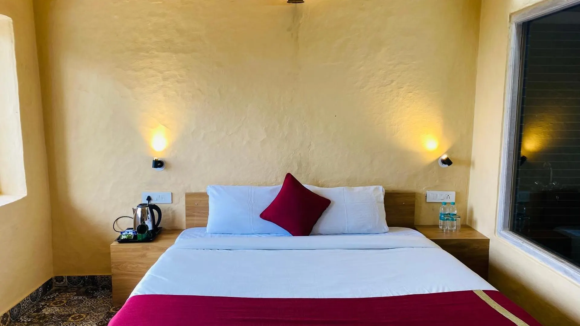 Staycation Premium Mud House With Balcony Mashobra - A Nature Retreat Shimla
