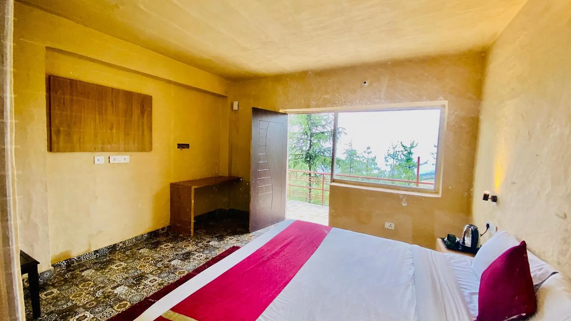 Staycation Premium Mud House With Balcony Mashobra - A Nature Retreat Shimla