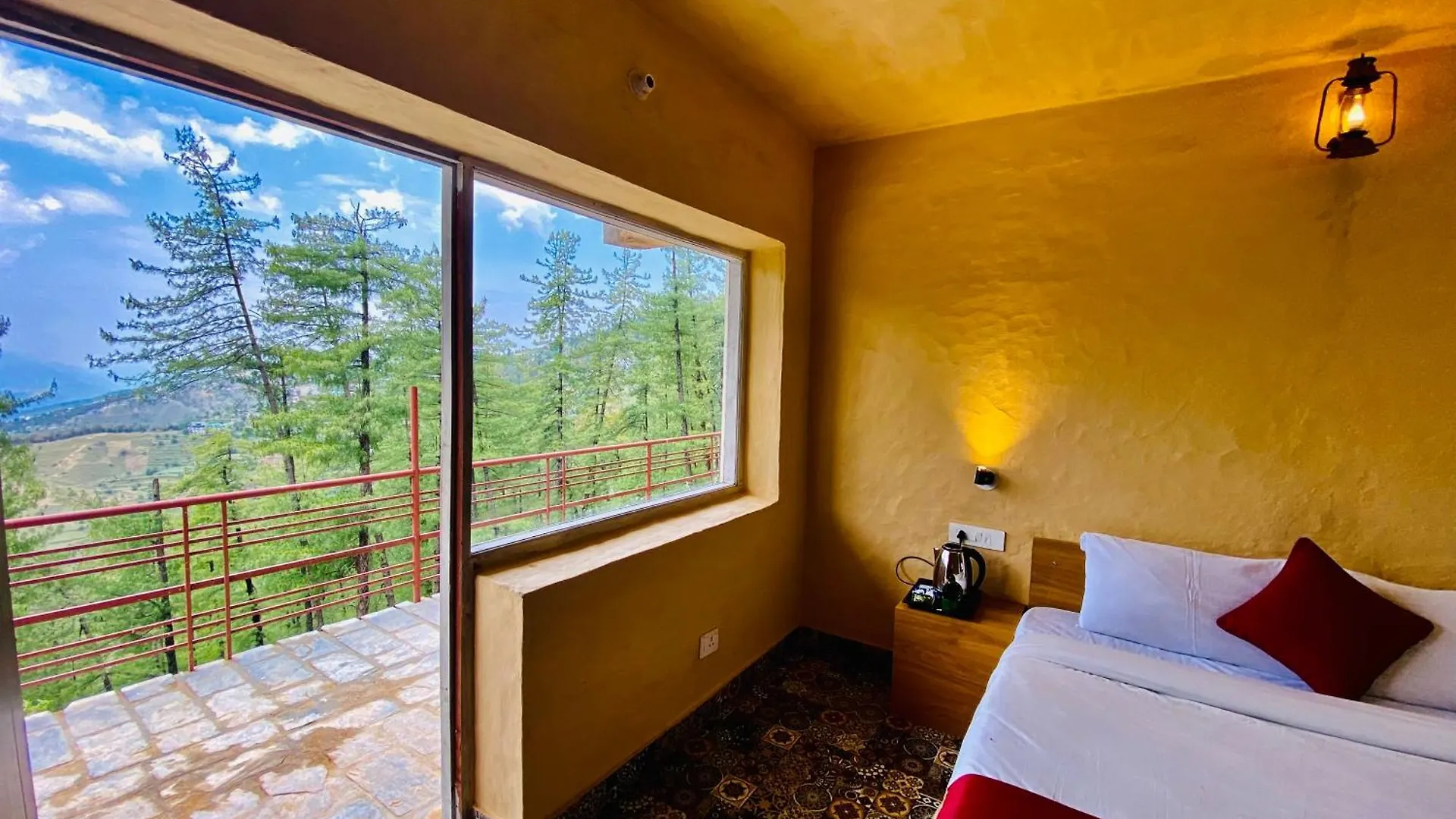Staycation Premium Mud House With Balcony Mashobra - A Nature Retreat Shimla